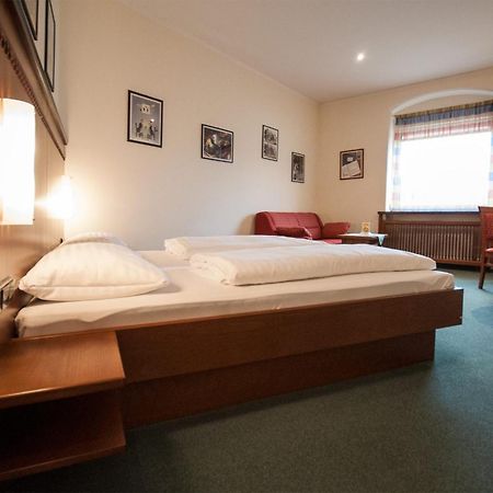 Hotel Gasthof Sonne Ашах-ан-дер-Донау Екстериор снимка