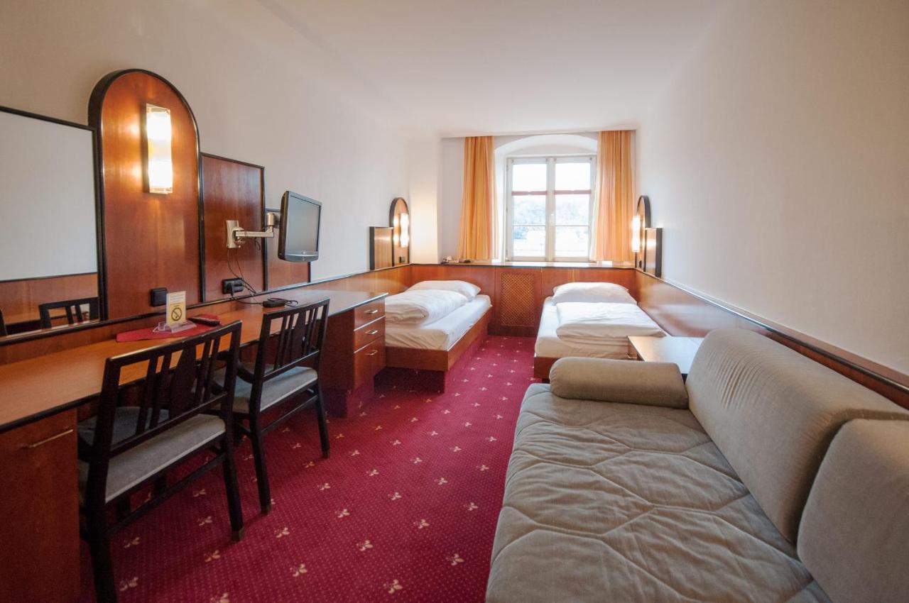Hotel Gasthof Sonne Ашах-ан-дер-Донау Екстериор снимка