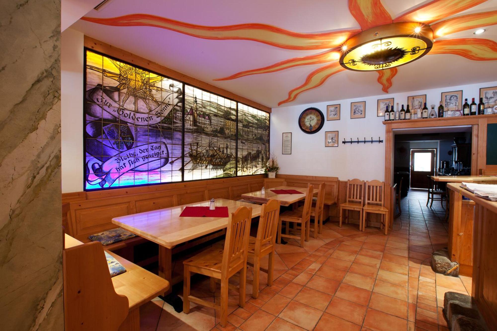 Hotel Gasthof Sonne Ашах-ан-дер-Донау Екстериор снимка