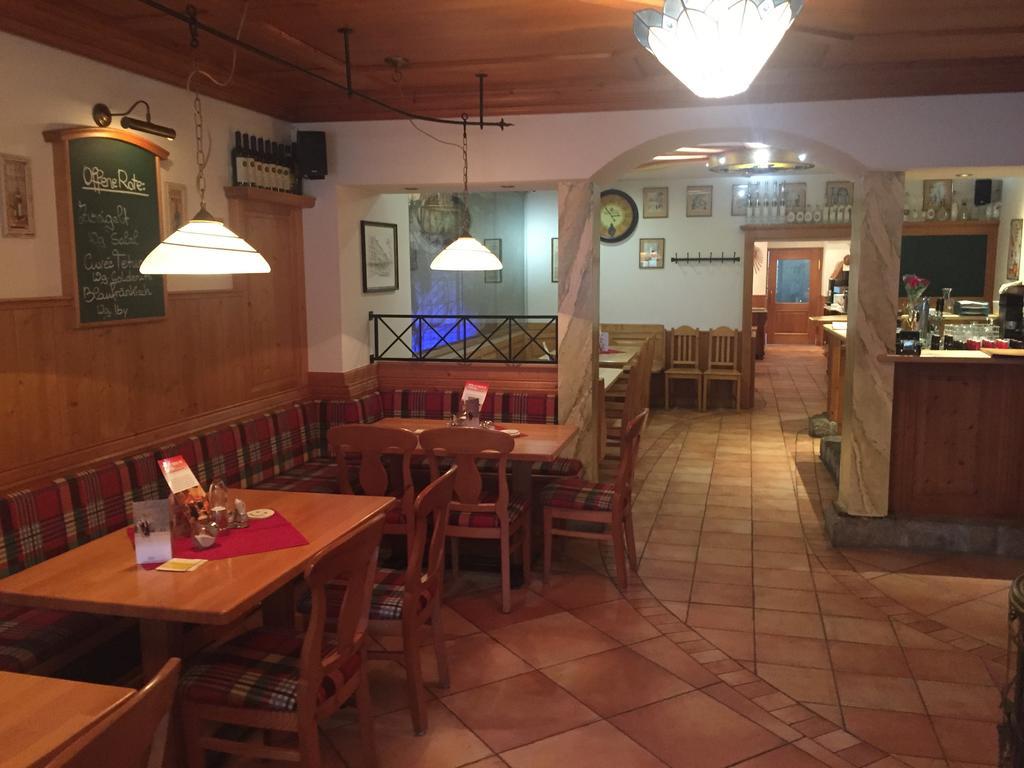 Hotel Gasthof Sonne Ашах-ан-дер-Донау Екстериор снимка