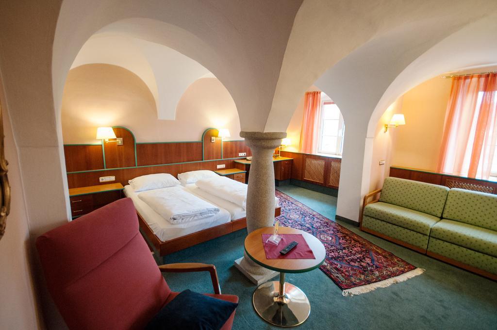 Hotel Gasthof Sonne Ашах-ан-дер-Донау Екстериор снимка