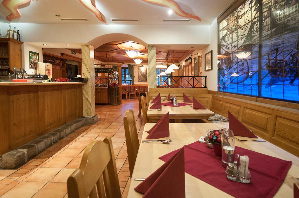 Hotel Gasthof Sonne Ашах-ан-дер-Донау Екстериор снимка