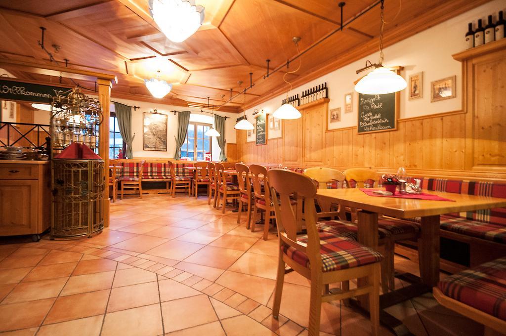 Hotel Gasthof Sonne Ашах-ан-дер-Донау Екстериор снимка